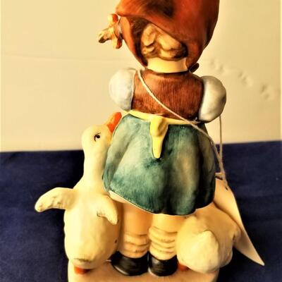 Lot #286  HUMMEL Figurine 