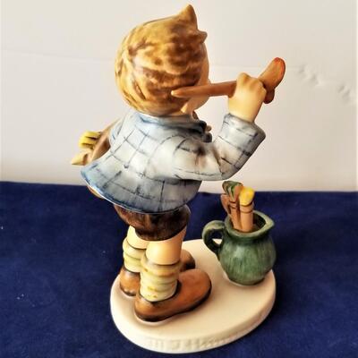 Lot #300 HUMMEL figurine - The Artist