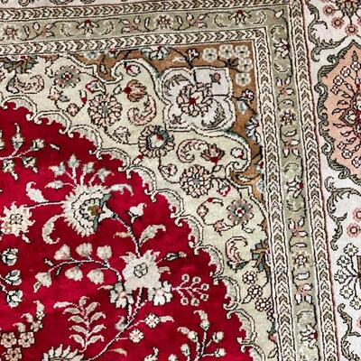 Hand knotted Oriental Rug