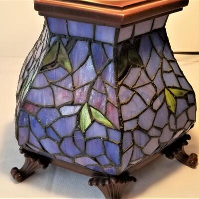 Lot #309  Beautiful Tiffany Style Stained Glass Table Lamp