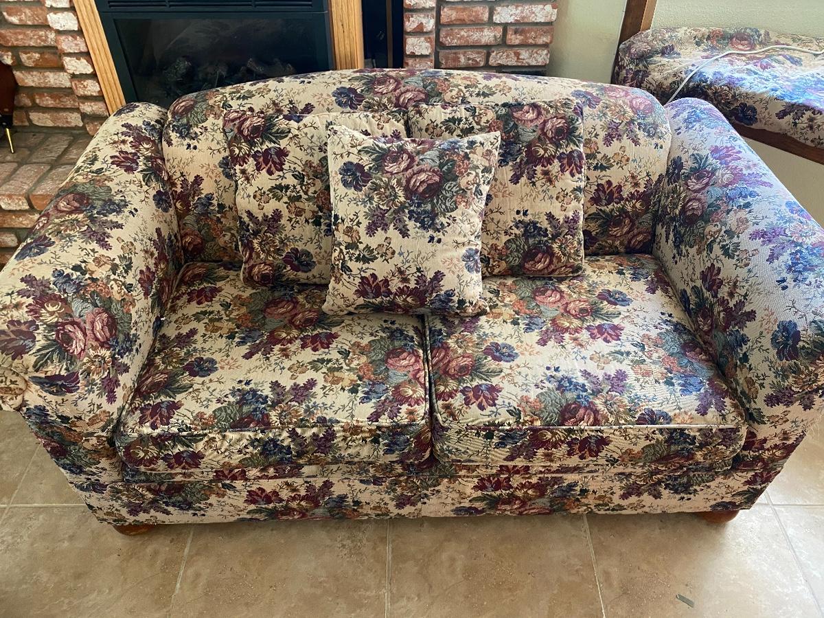 Burgundy floral oversized loveseat Couch