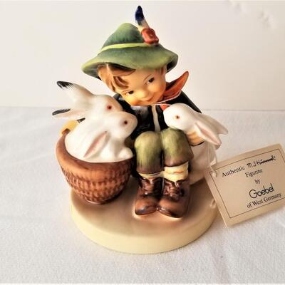 Lot #343  HUMMEL figurine "Playmates"