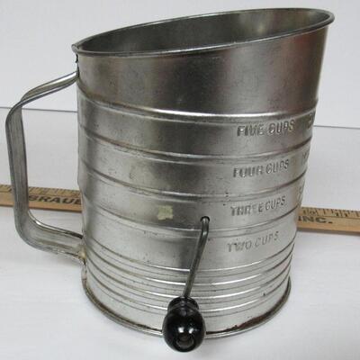 Bromwells Measuring Sifter, 5 Cup, Metal