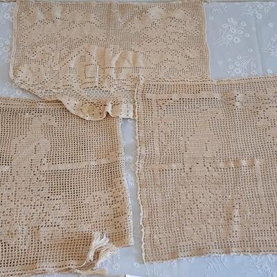 Lot 5: Vintage Handmade Bird Table Runner, Bird Doily and House Doily