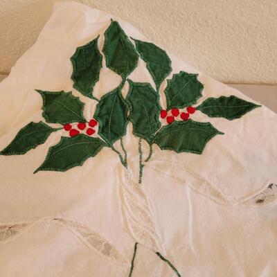 Lot 6: Large Oval Holly Tablecloth 