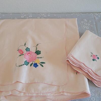 Lot 8: Large Rectangle Rose Tablecloth and 12 Napkins 