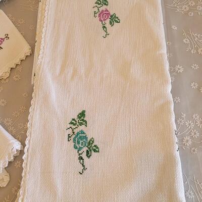 Lot 14: Large Rectangle Cross Stitched Tablecloth & 9 Napkins 
