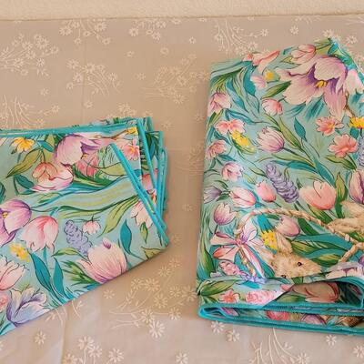 Lot 20: Easter Medium Rectangle Tablecloth & Napkins 
