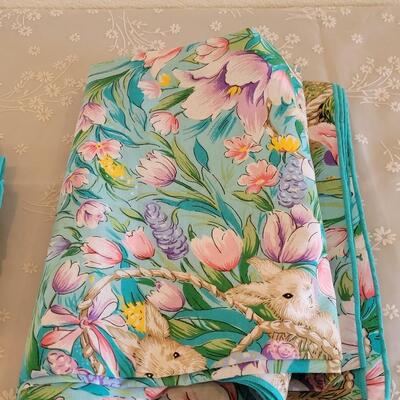 Lot 20: Easter Medium Rectangle Tablecloth & Napkins 