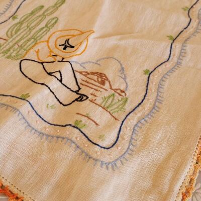 Lot 22: Vintage Handmade Small Square Tablecloth & Table Runner 
