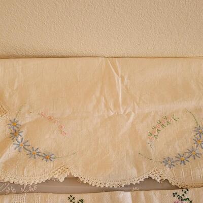 Lot 26: Vintage Handmade Table Runner Lot
