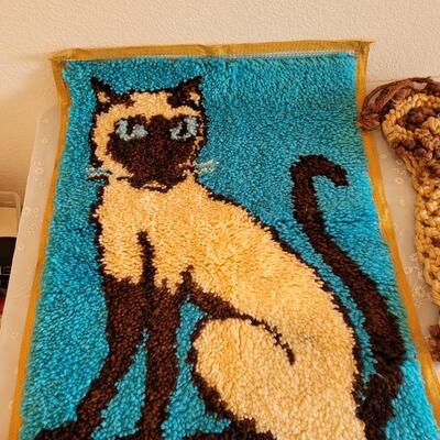 Lot 30: Vintage Mid Century Cat Hook & Latch Rug and Macrame Siamese 