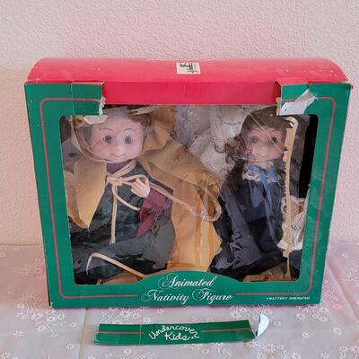 Lot 34: Animated Nativity Figures 