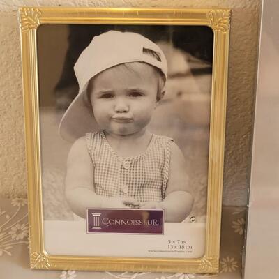 Lot 38: New Picture Frames