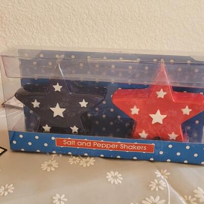 Lot 41: (6) Mason Ceramic Jar Cups and Star Salt & Pepper Shakers 