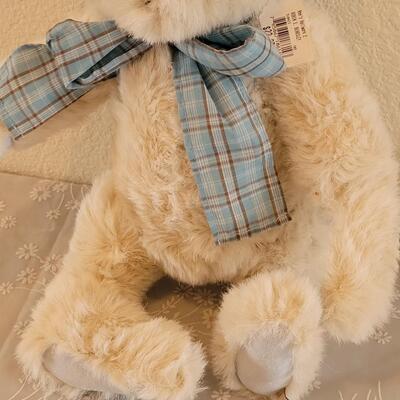 Lot 52: (3) Boyd's Bears 