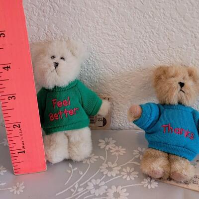 Lot 52: (3) Boyd's Bears 