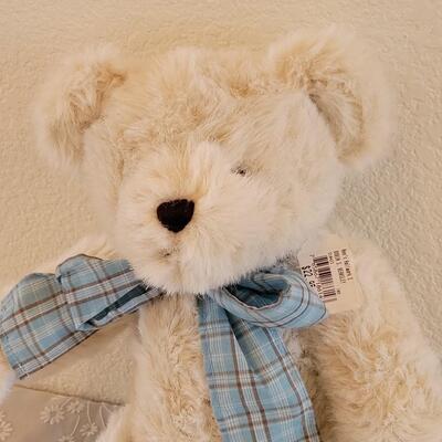 Lot 52: (3) Boyd's Bears 