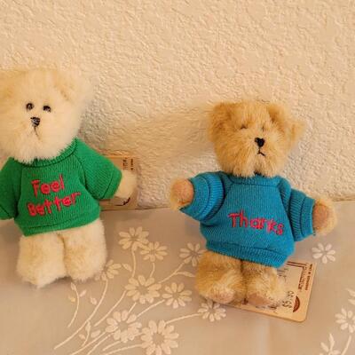Lot 52: (3) Boyd's Bears 