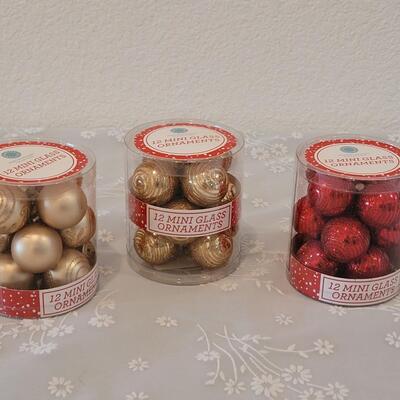 Lot 55: Martha Stewart Glass Mini Ornaments 