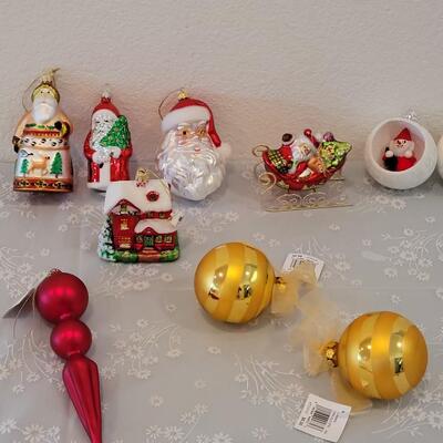 Lot 59: New Christmas Ornaments 