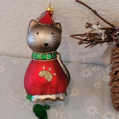 Lot 60: New Christmas Ornaments 