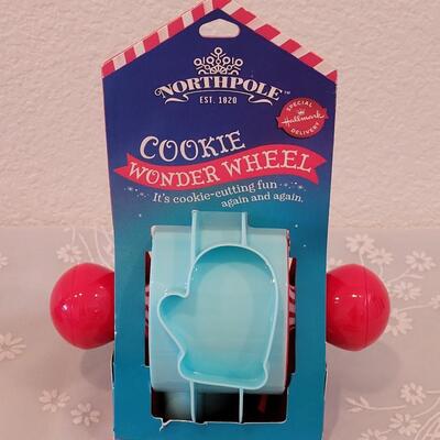 Lot 62: (2) Holiday Plates with Spreaders, Sprinkle Bell and Cookie Cuttet Wheel