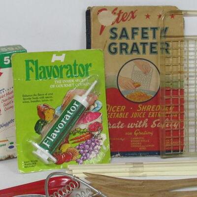 Lot of Mixed Vintage Kitchen Stuff Safety Grater, Utensils, Hot Pad, More