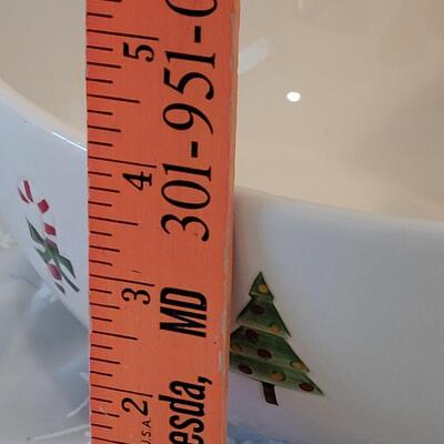 Lot 66: New Macy's Holiday Bowl