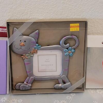 Lot 69: Cat Lovers Lot