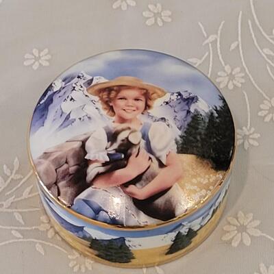 Lot 74: New Danbury Mint Shirley Temple "Heidi" Music Box