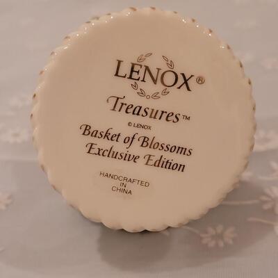 Lot 76: Lenox Trinket Boxwith Butterfly Pend