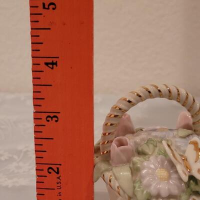 Lot 76: Lenox Trinket Boxwith Butterfly Pend