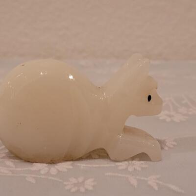 Lot 77: Miniature Stone & Glass Kitties 