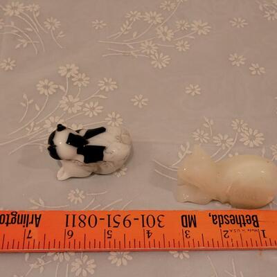 Lot 77: Miniature Stone & Glass Kitties 