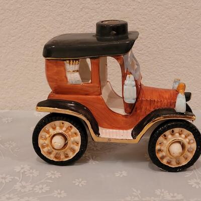 Lot 78: Vintage Ceramic Car