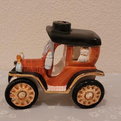 Lot 78: Vintage Ceramic Car
