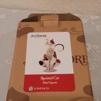 Lot 79: New Jim Shores Spotted Cat