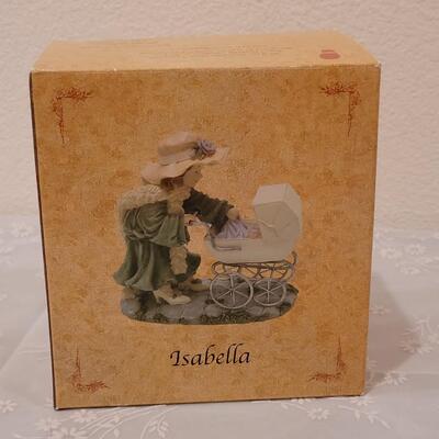 Lot 82: A Child's Heart Figurine 
