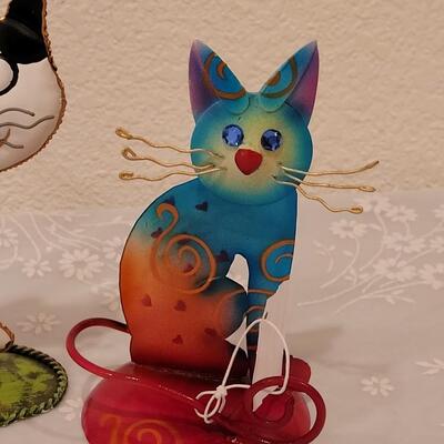 Lot 85: (2) Metal Cat Deco & a Cat Picture Frame 