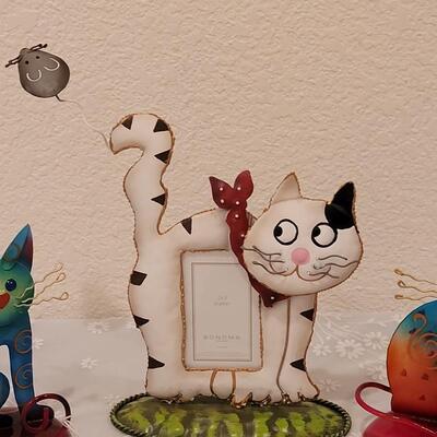 Lot 85: (2) Metal Cat Deco & a Cat Picture Frame 