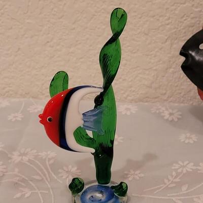 Lot 86: Metal Fish Nightlight and 2 Glass Fish Deco
