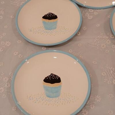 Lot 87: Macy's Dessert Dishes (1 Platter & 4 Plates)