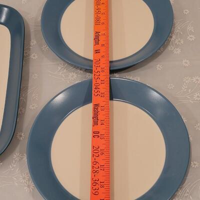 Lot 88: Dansk Graves Studio - 1 Platter and 2 Plates 