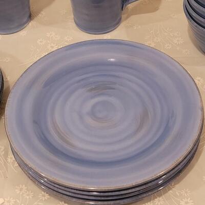 Lot 89: Blue Ceramic Dish Set 