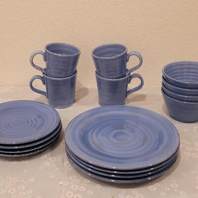 Lot 89: Blue Ceramic Dish Set 