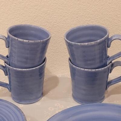 Lot 89: Blue Ceramic Dish Set 