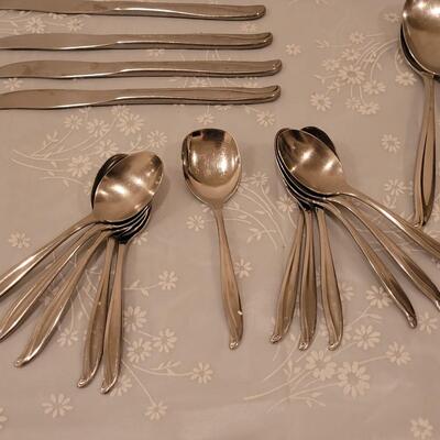 Lot 90: Vintage Mid Century Modern Stainless International Flatware Set