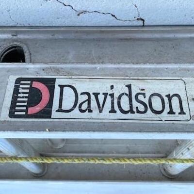 LOT#28G: Davidson 24' Aluminum Extension Ladder