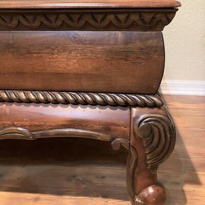 LOT#89LR: Inlaid Coffee Table